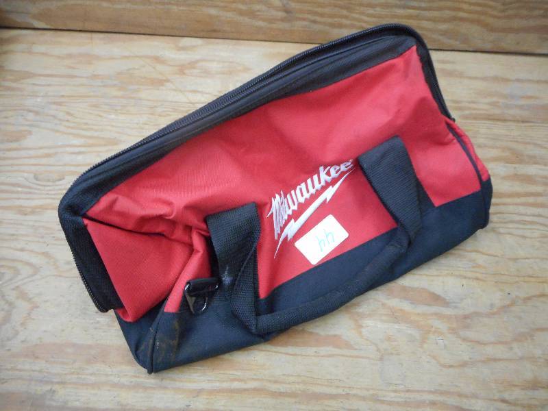 lot 44 image: Milwaukee Small Tool Bag ...