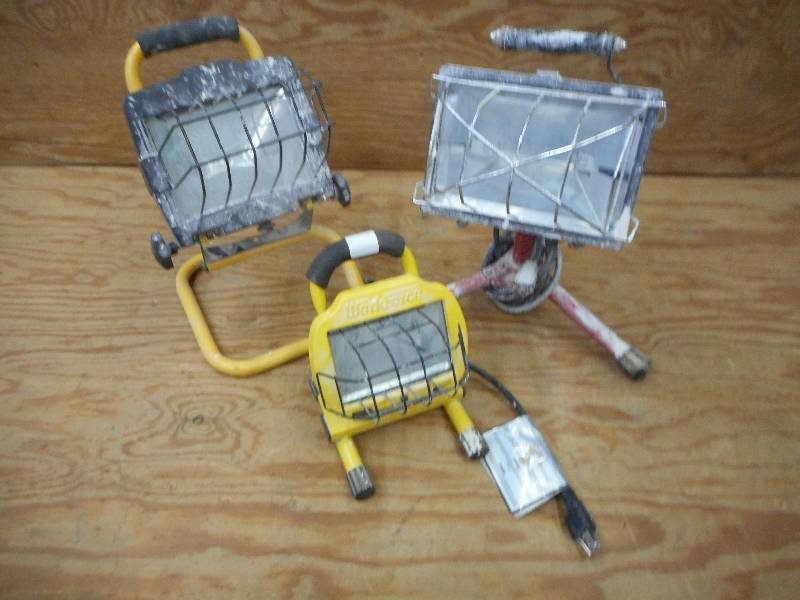 lot 51 image: (3) 120Volt Work Lights ...