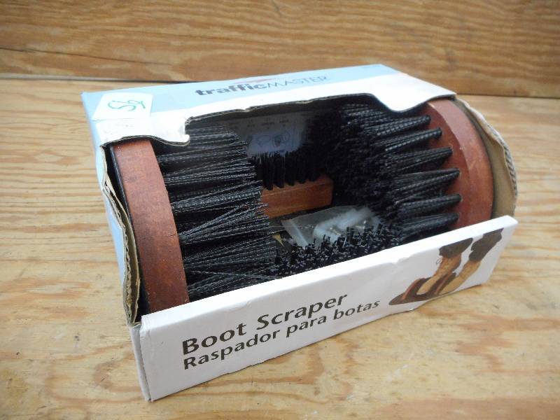 lot 56 image: Unused Traffic Master BootShoe Cle...