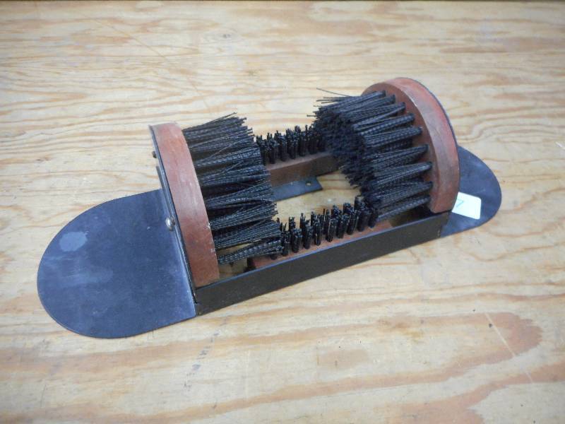 lot 57 image: Unused Traffic Master BootShoe Cle...