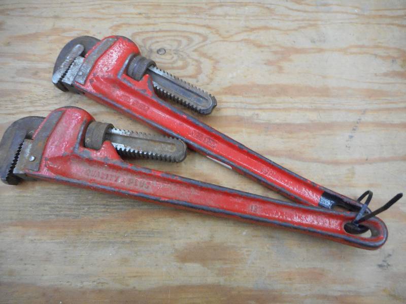 lot 60 image: (2) Heavy Duty 18 Pipe Wrenches ...