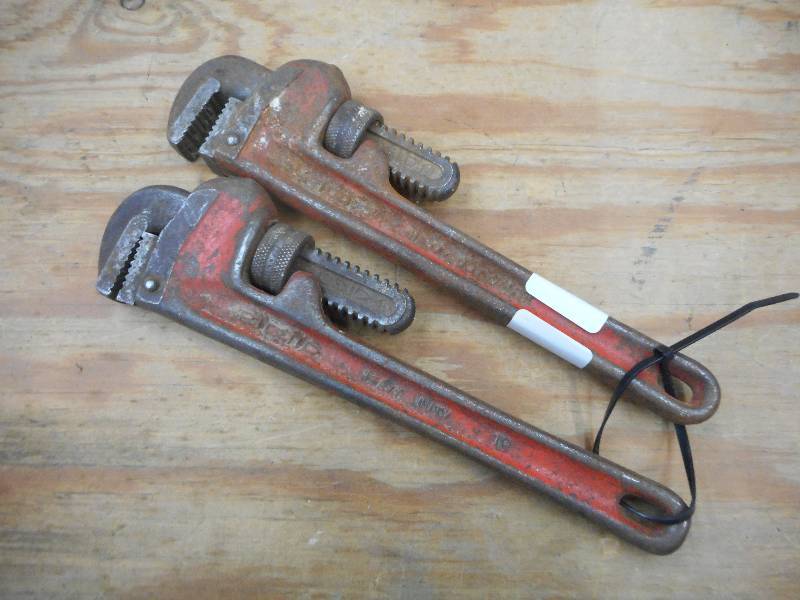 lot 63 image: (2) 10 Pipe Wrenches ...