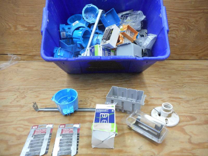 lot 87 image: Tote Full Of Assorted Electricla Su...