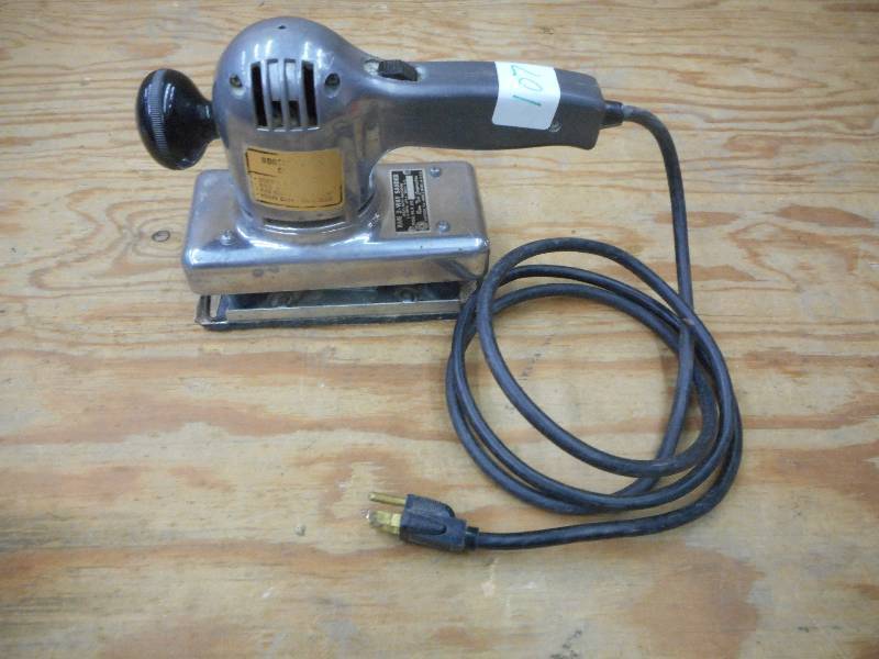 lot 107 image: Ram 2-Way 120Volt Sander ...