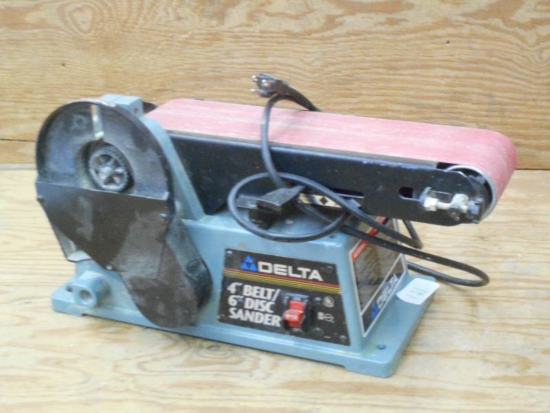 lot 121 image: Delta 120Volt 6 Disc4 Belt Sande...