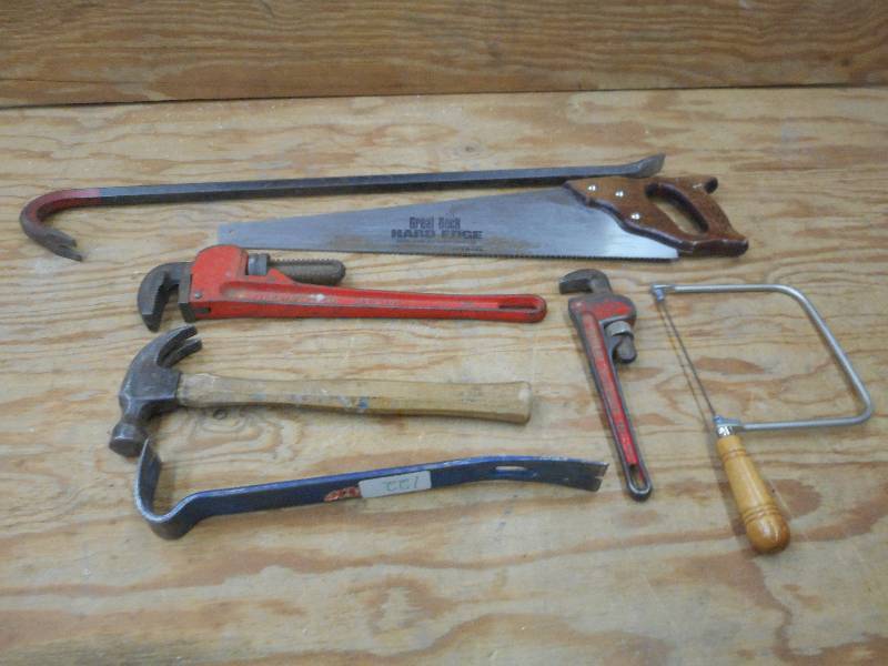 lot 122 image: Lot Of Assorted Hand Tools ...