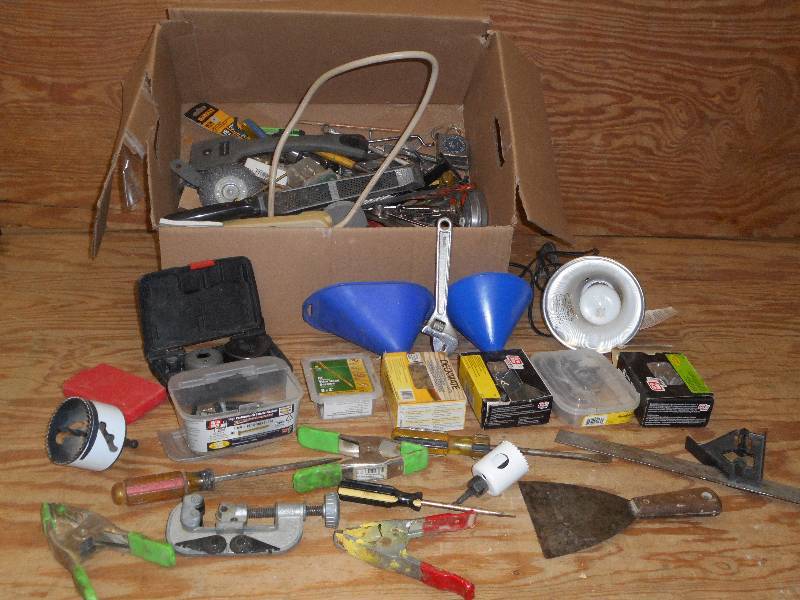 lot 130 image: Box Of Assorted Hand Tools, Hardwar...