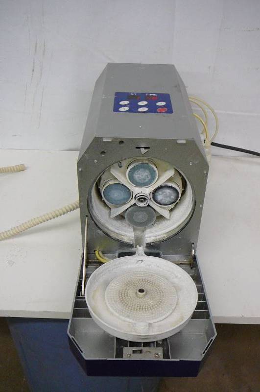 lot 2 image: Eco Smart Optical Disc Repair