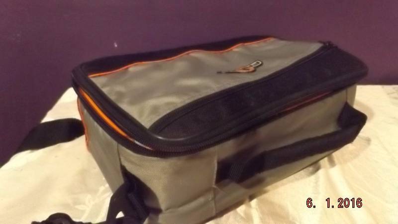 lot 75 image: Soft Sided Lunchbox With Plastic Insert Tray