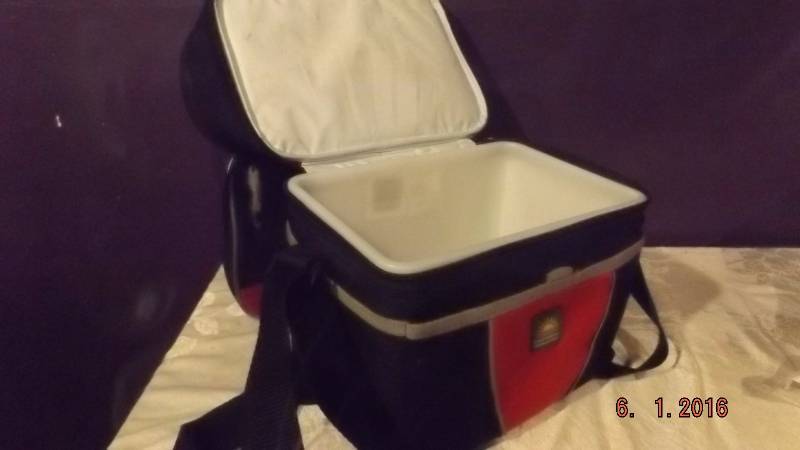 lot 76 image: Large Soft Sided Lunchbox With Plastic Insert Tray