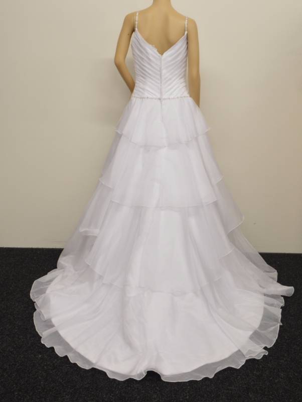 lot 3 image: Eden Bridals White Bridal Gown