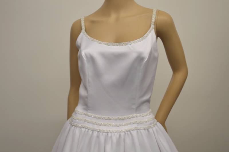lot 8 image: White Ball Gown Bridal Gown