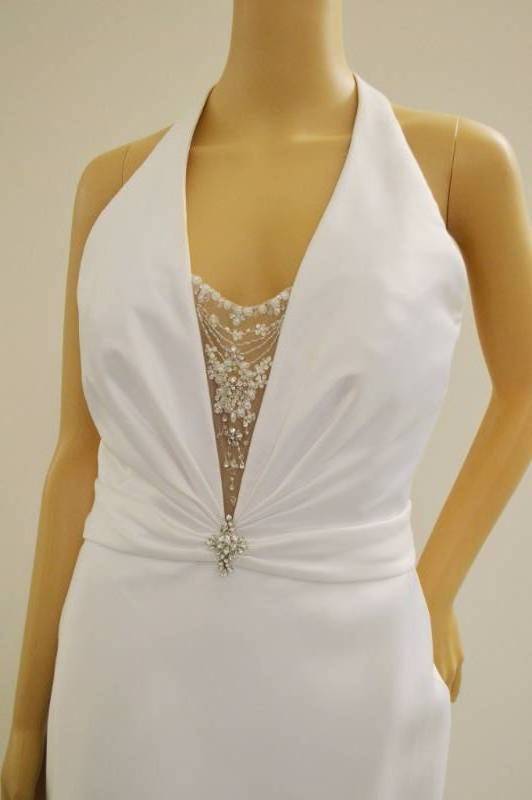 lot 13 image: Mon Cheri - White Bridal Gown