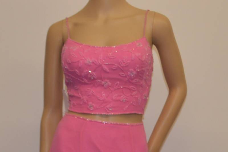 lot 45 image: Special Edition 2 Piece Pink Special Occasion Dress
