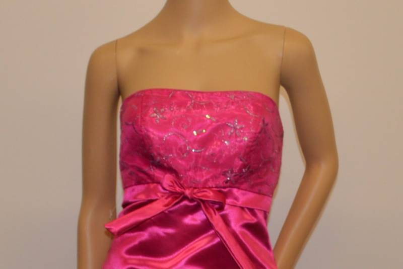 lot 52 image: Neblon Hot Pink Special occasion Dress