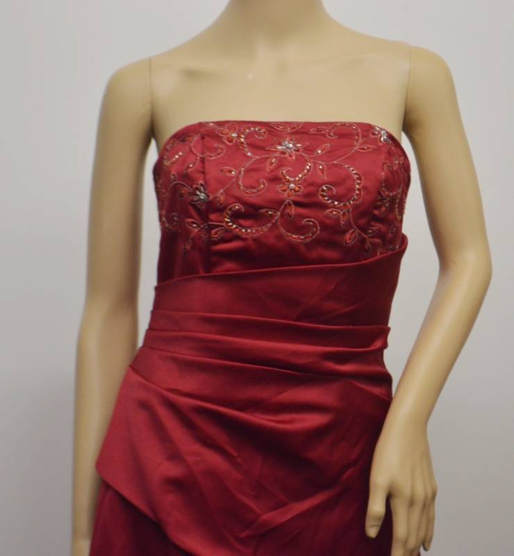 lot 80 image: Alexia II  Red Special Occasion Dress