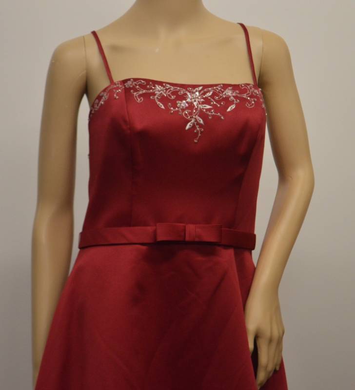 lot 81 image: Avalon Bridal  Red Special Occasion Dress