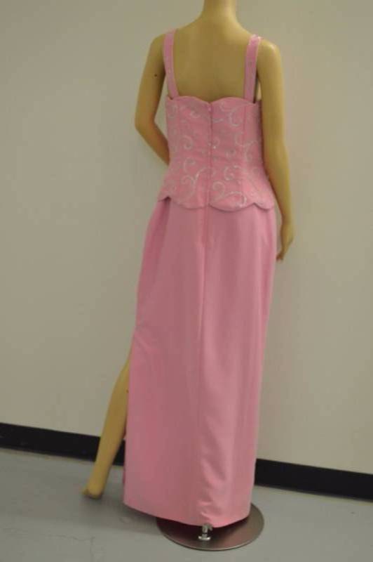 lot 90 image: Pink 2 Piece Special Occasion Ensemble
