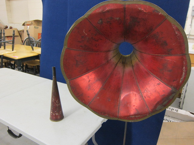Morning Glory Phonograph Amplifier Horn