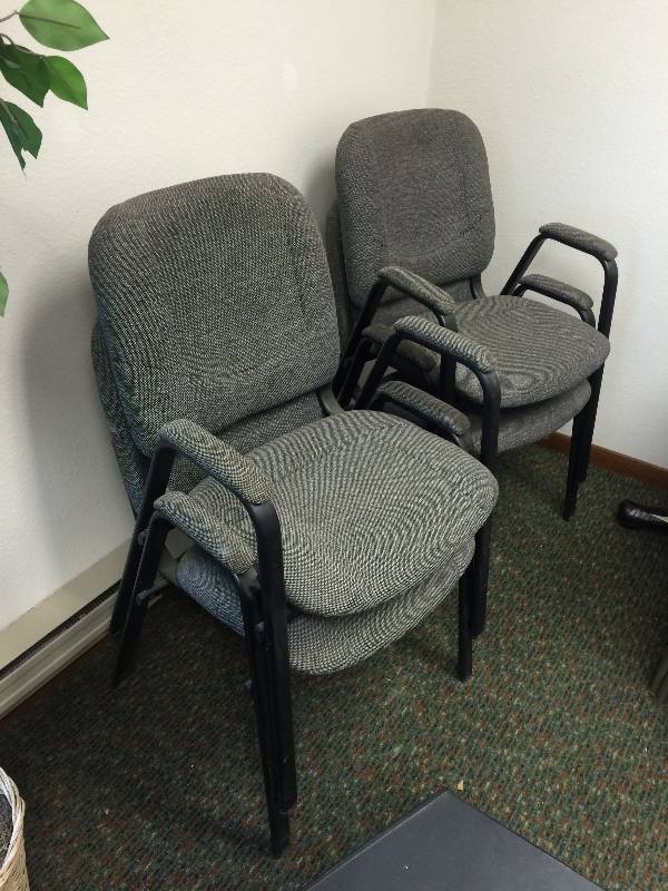 lot 8 image: Office Chairs