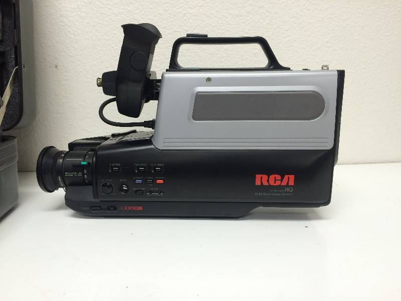 lot 7 image: RCA Video Recorder
