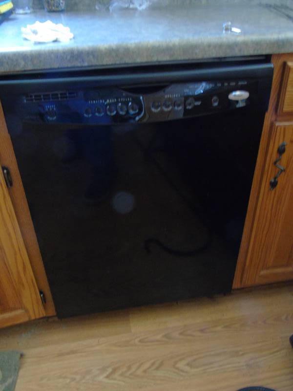lot 13 image: Whirlpool Dishwasher