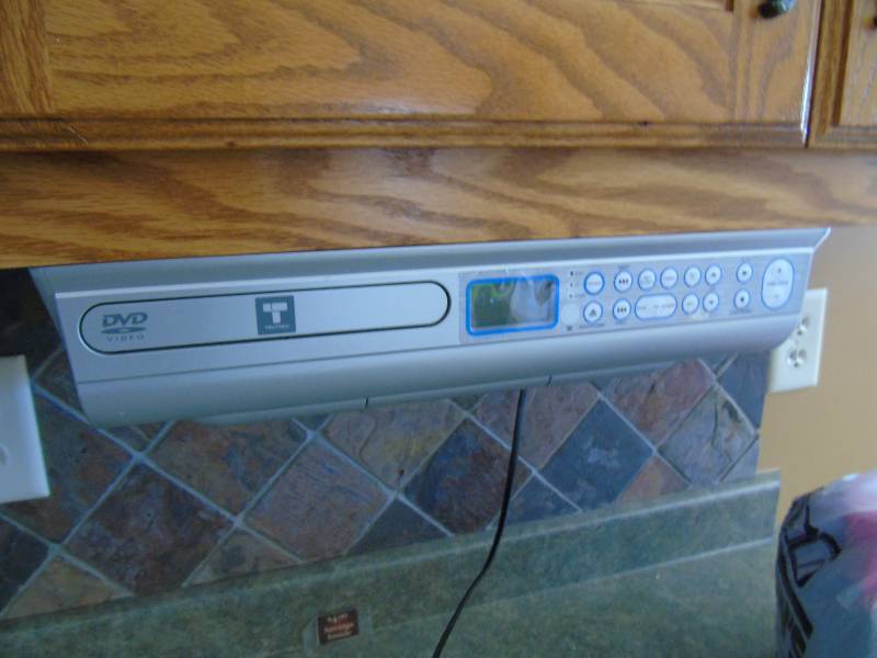 lot 14 image: Trutech RadioDVDCD player