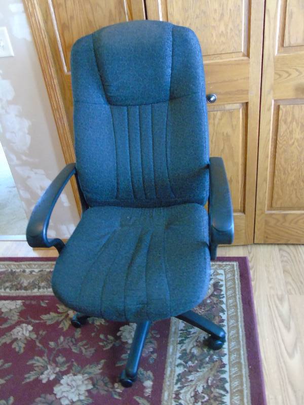 lot 19 image: Hi-Back Office Chair