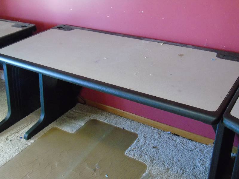 lot 25 image: Medium Computer Desk
