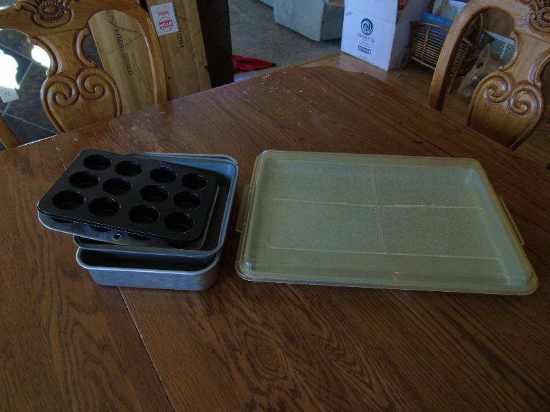 lot 35 image: Assorted cooking pans