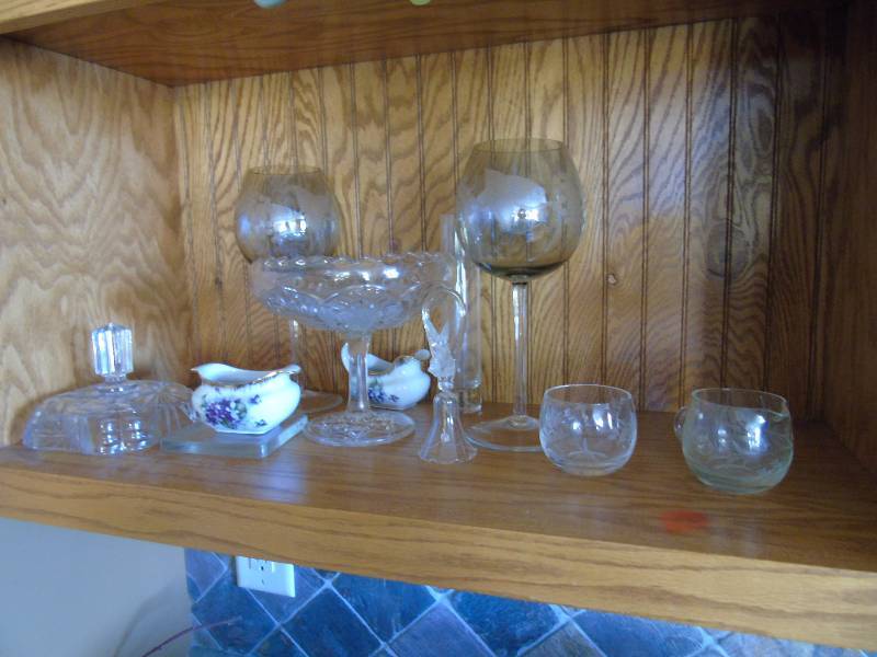 lot 42 image: Miscilanious Decorative Glass