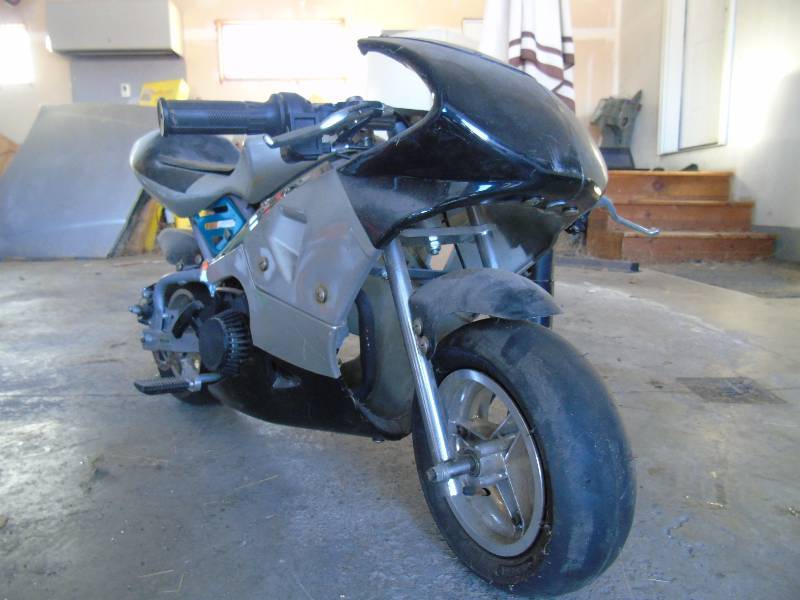 lot 44 image: Pocket Bike