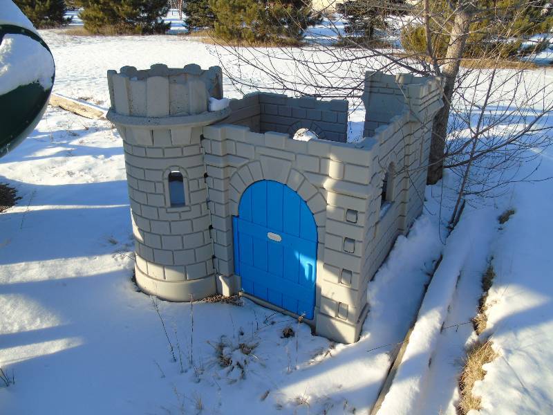 lot 52 image: Little Tykes Castle with Slide
