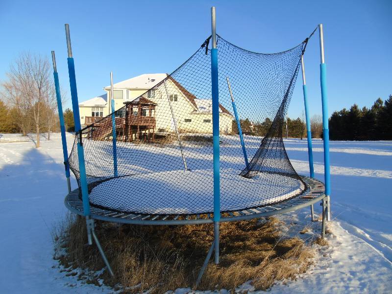 lot 54 image: 12 Trampoline