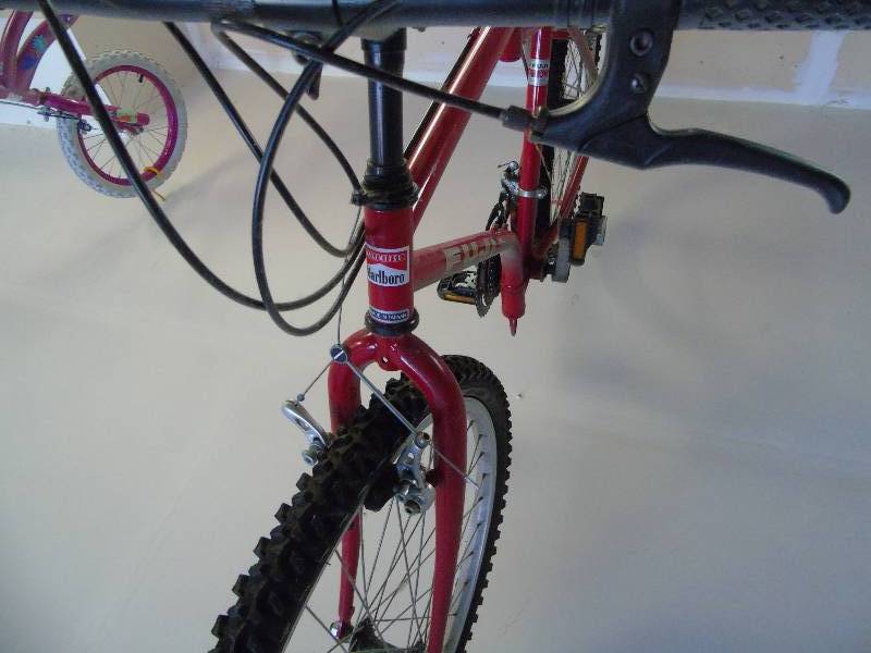 lot 59 image: Fuji - Marlboro edition mountain bike