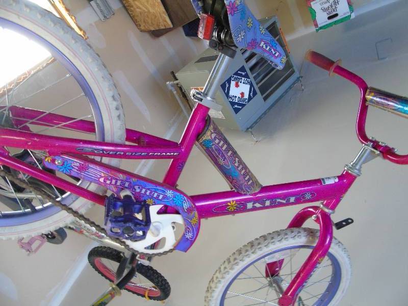 lot 60 image: Kent - Small girls girl stuff bike