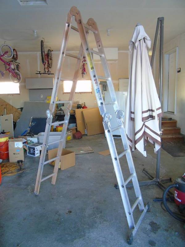 lot 63 image: 816 foot stepstraight ladder