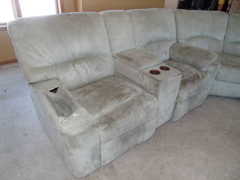 lot 64 image: Large 3-piece sectional couch