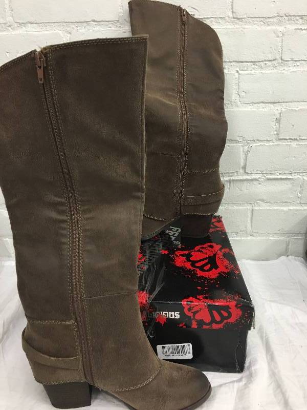 Fergalicious Womens Lexi Boot size 7.5 retail $100