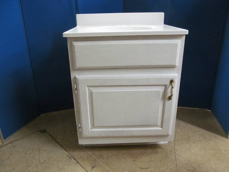 lot 1 image: vanity