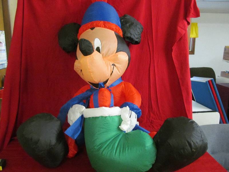 lot 12 image: inflatable Mickey Mouse