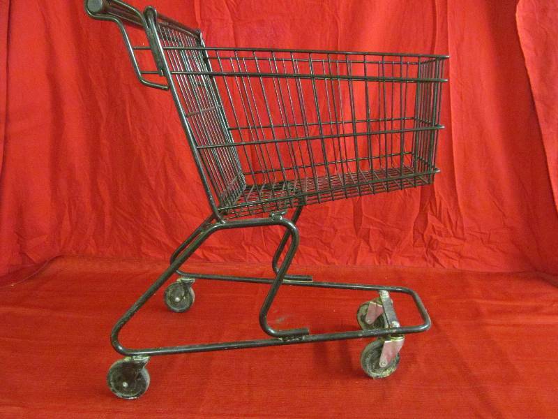 lot 24 image: shopping cart