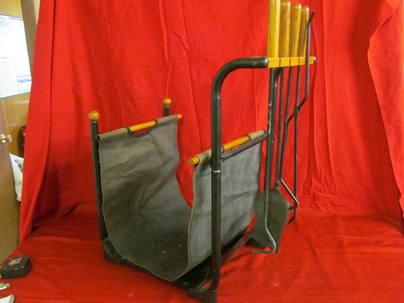 lot 25 image: fireplace set