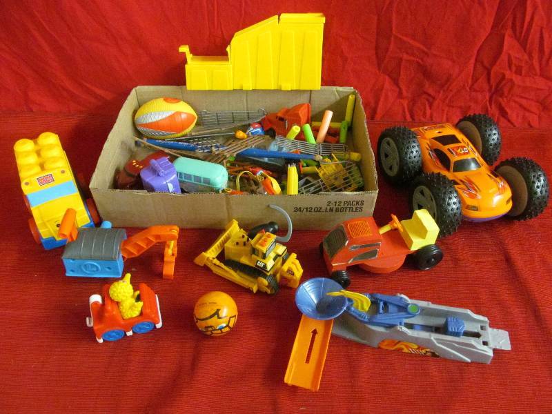 lot 43 image: toys