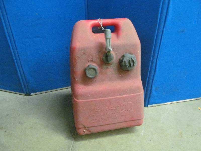 lot 77 image: Tempo boat tank