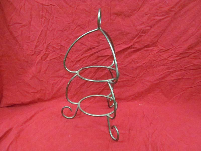 lot 90 image: rack