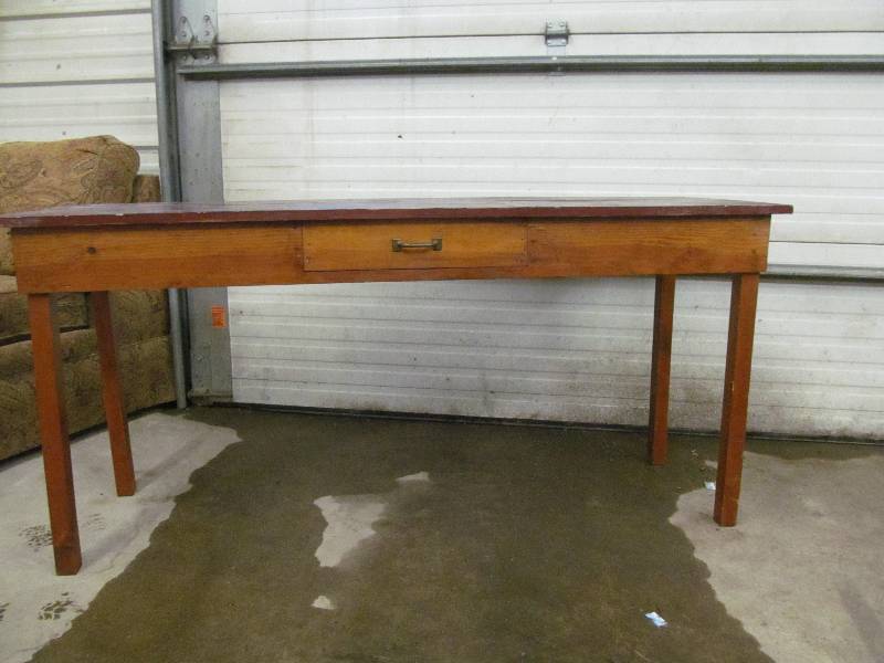 lot 133 image: Table