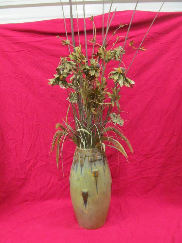 lot 165 image: Vase
