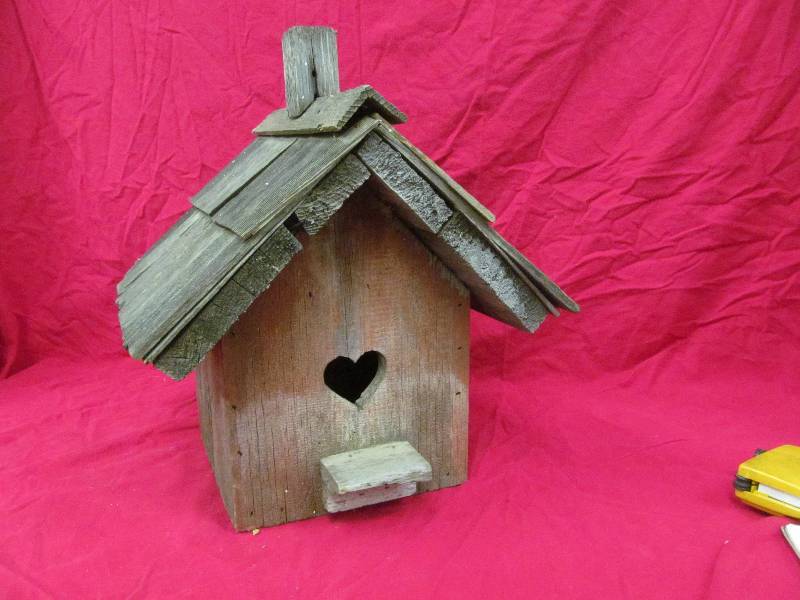 lot 175 image: Bird House