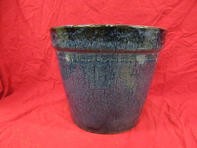 lot 196 image: Planter
